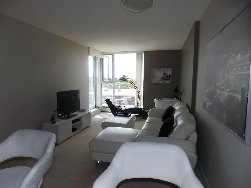 Condo Fastlane Suites In Rouleau Calgary