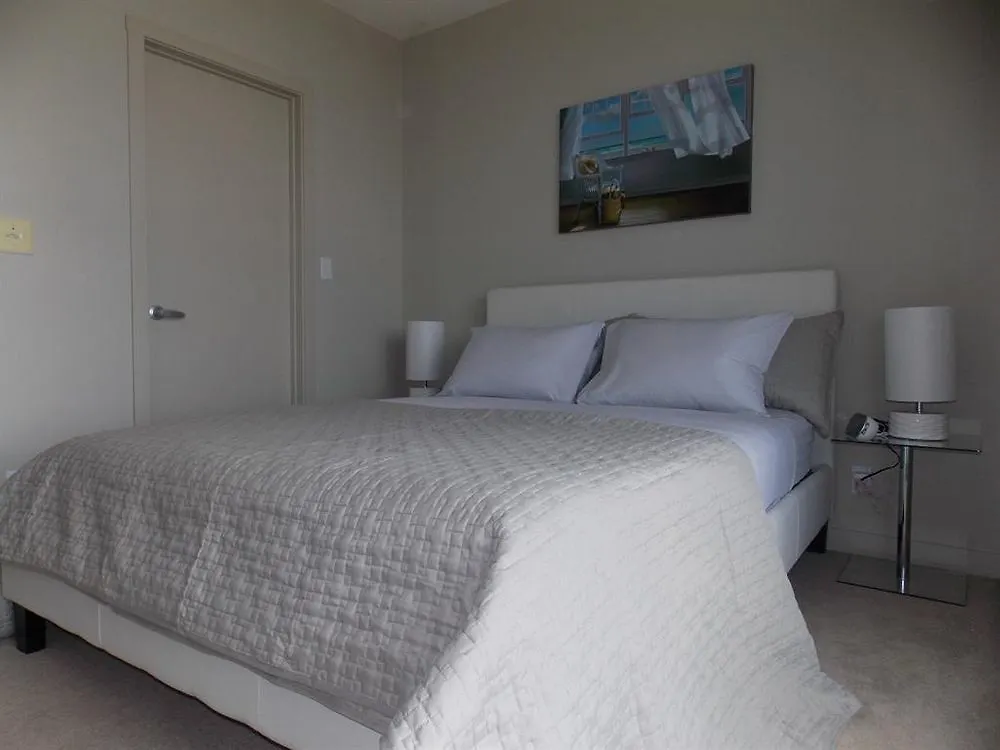Condo Fastlane Suites In Rouleau Calgary